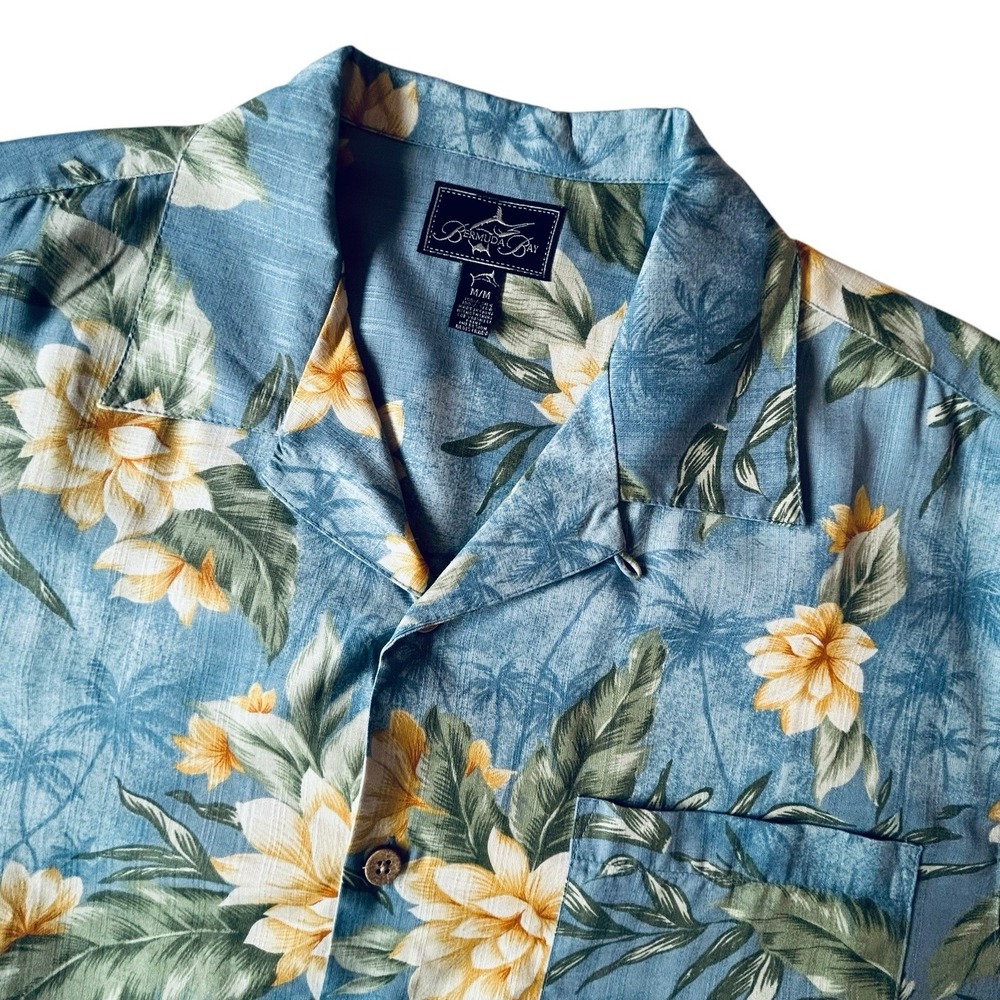 Bermuda Bay Mens M 100% Silk Hawaiian Camp Shirt Blue Floral Tropical Aloha 014